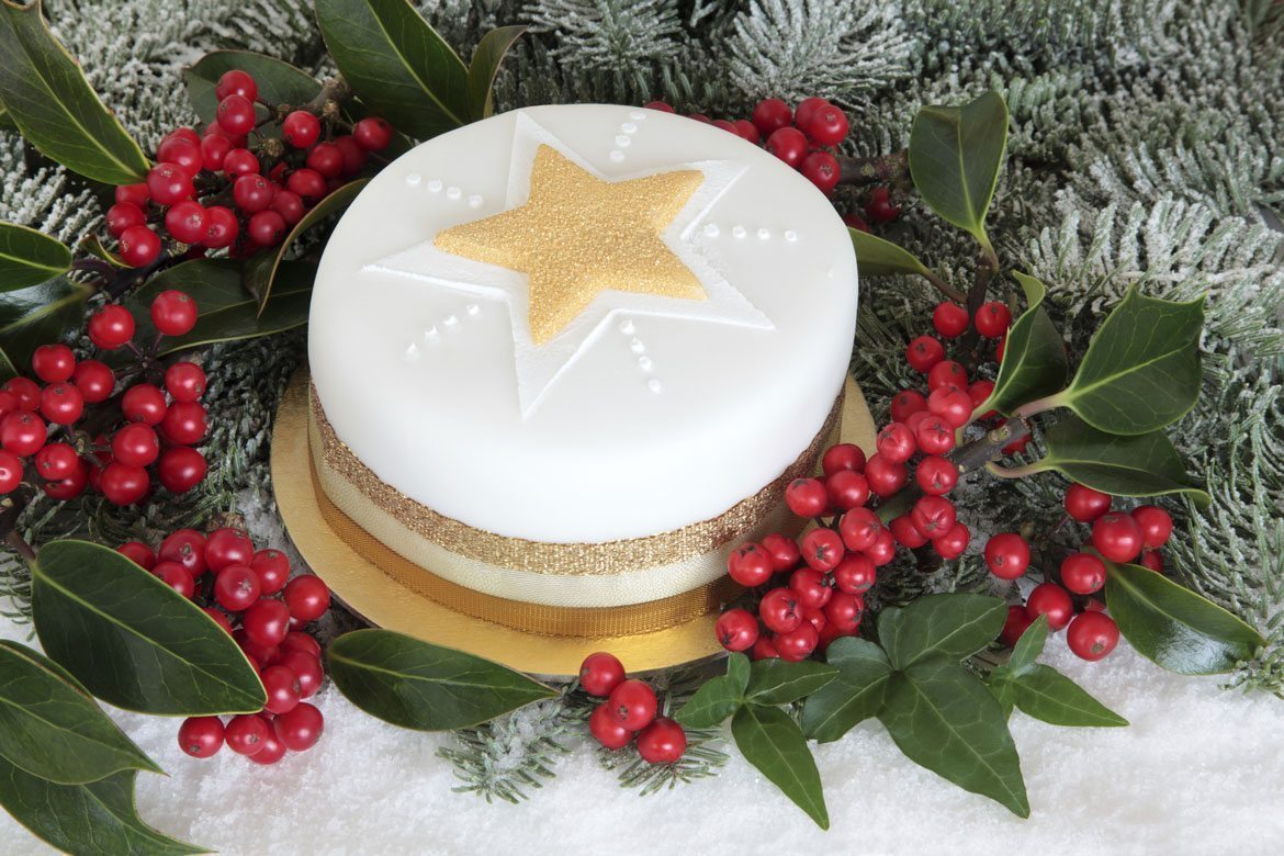 Simple Christmas Cake Decoration Ideas – Happy Holidays!