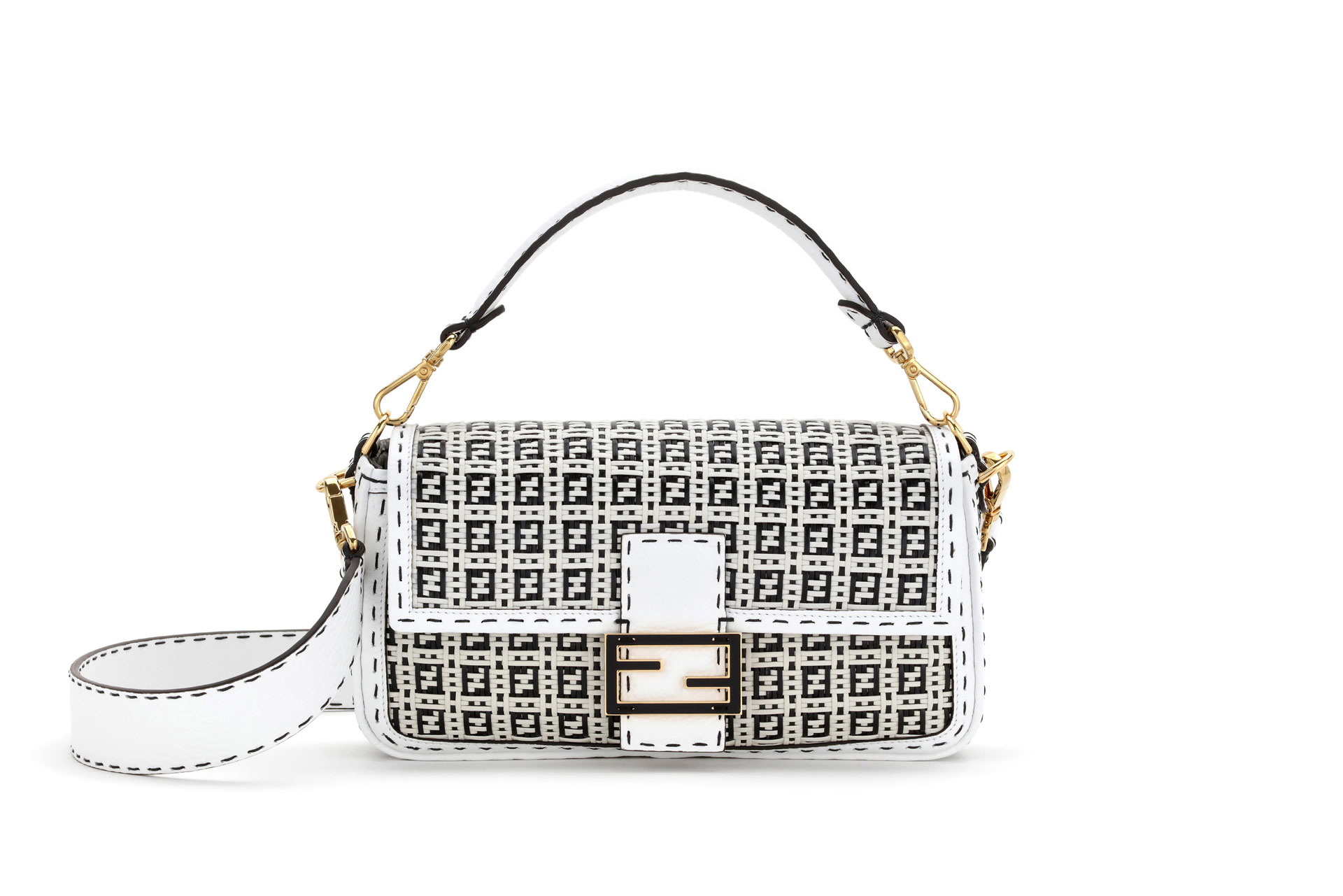 The Fendi Baguette is Trending – Thanks to Carrie Bradshaw | Baguette Bags